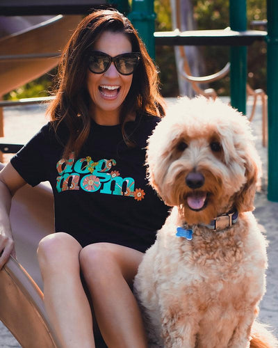 Pawz Blooming dog mom. Tee - Pawz