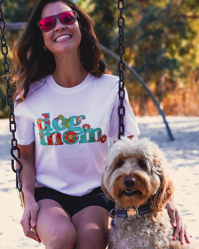 Pawz Blooming dog mom. Tee - Pawz